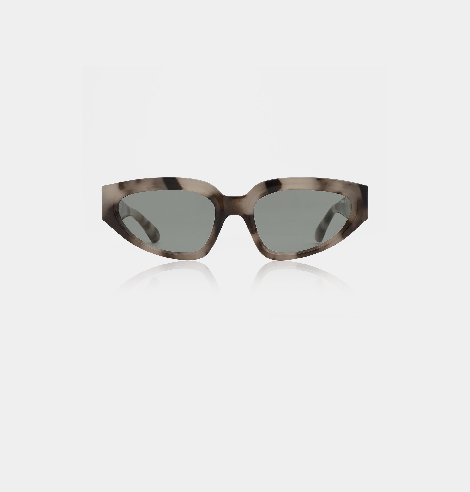 Cat-eye solbriller i brun stel foran