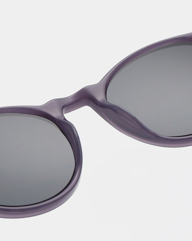Runde lilla A.Kjærbede solbriller med mørk linse detalje billede