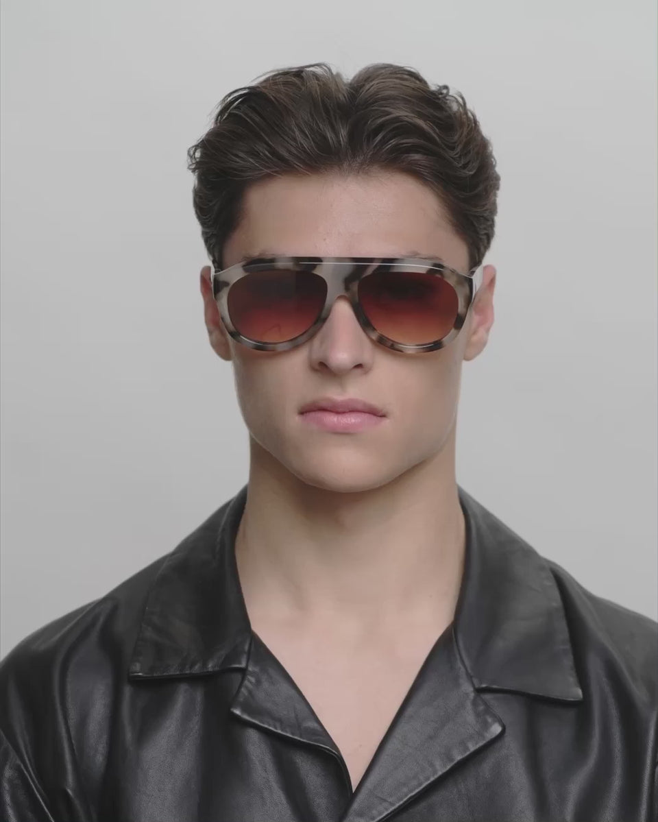 Store brune aviator A.Kjærbede solbriller med brun linse - herre video