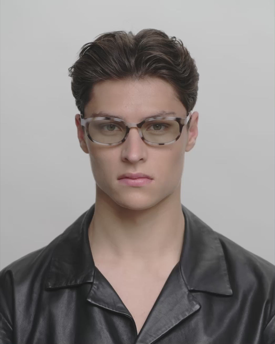 Brune Cat-eye A.Kjærbede solbriller med mørk glas - video herre