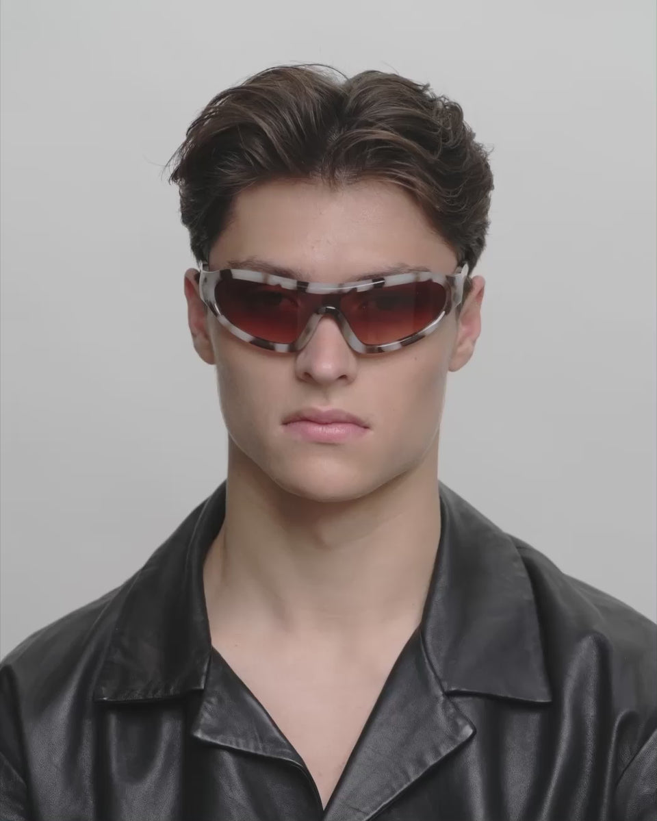 Brune sport A.Kjærbede solbriller med brune glas - herre video